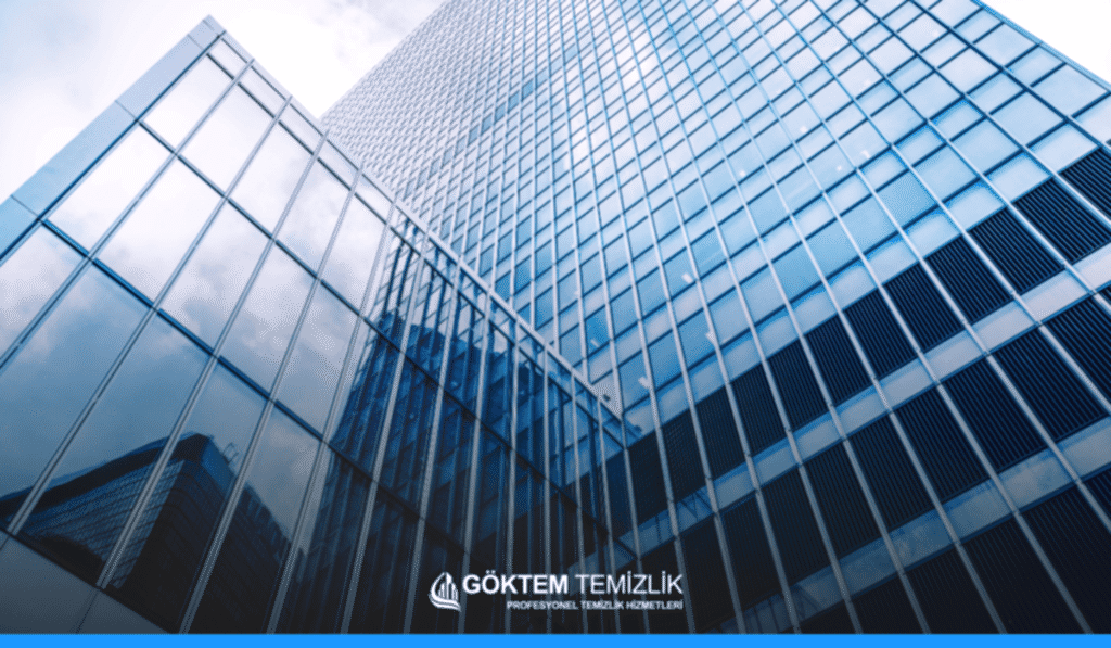 Dış Cephe Cam Temizliğinde Kullanılan Ekipmanlar ve Teknolojiler