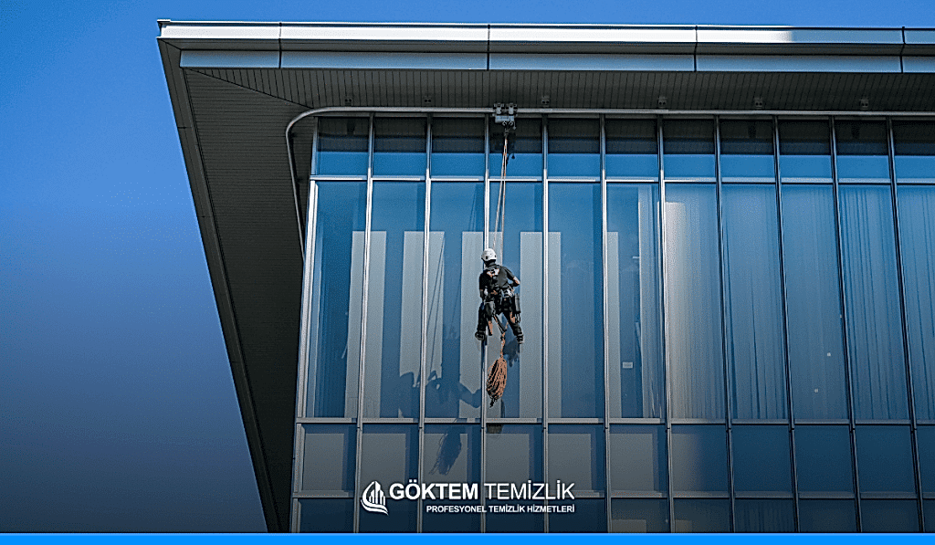 Yüksek Katlarda Cam Temizliği: Güvenli ve Etkili Yöntemler